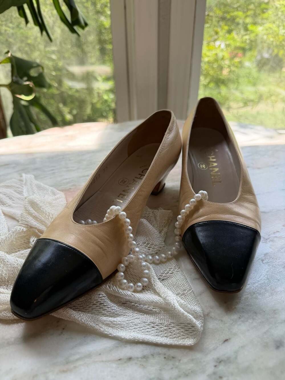 Chanel Vintage Beige Lambskin Black Cap-Toe Block Heel Pumps - Picture 2 of 12